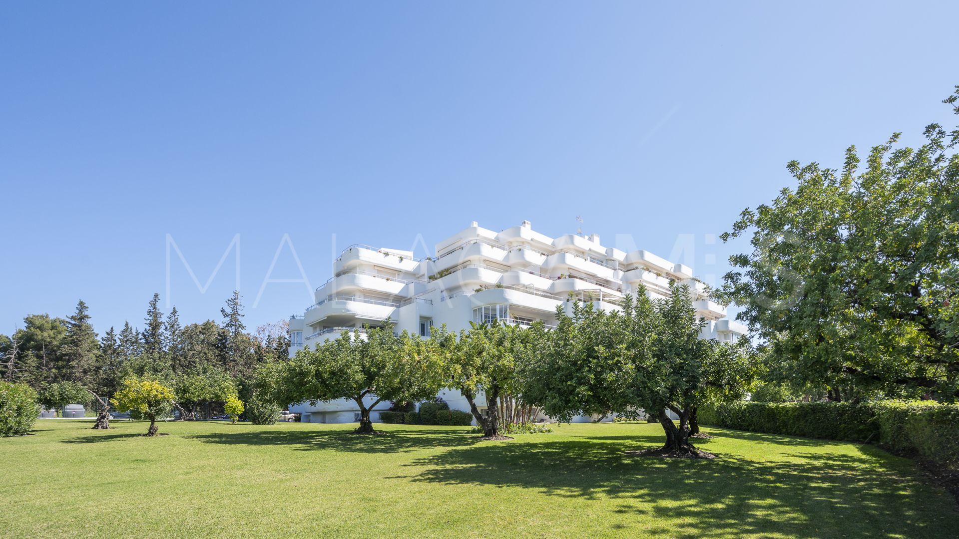 Apartamento a la venta in Guadalmina Alta with 2 bedrooms