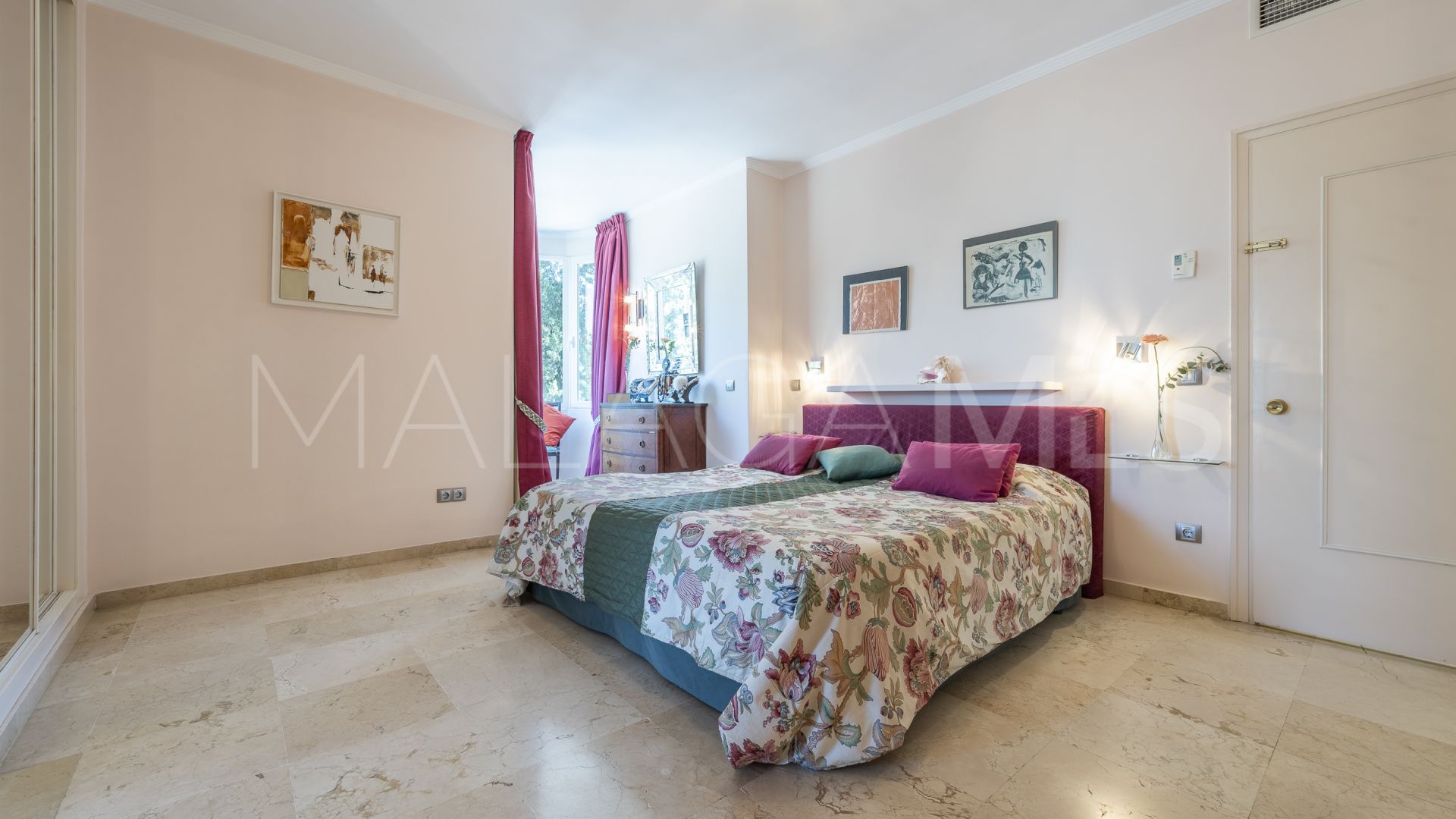 Apartamento a la venta in Guadalmina Alta with 2 bedrooms