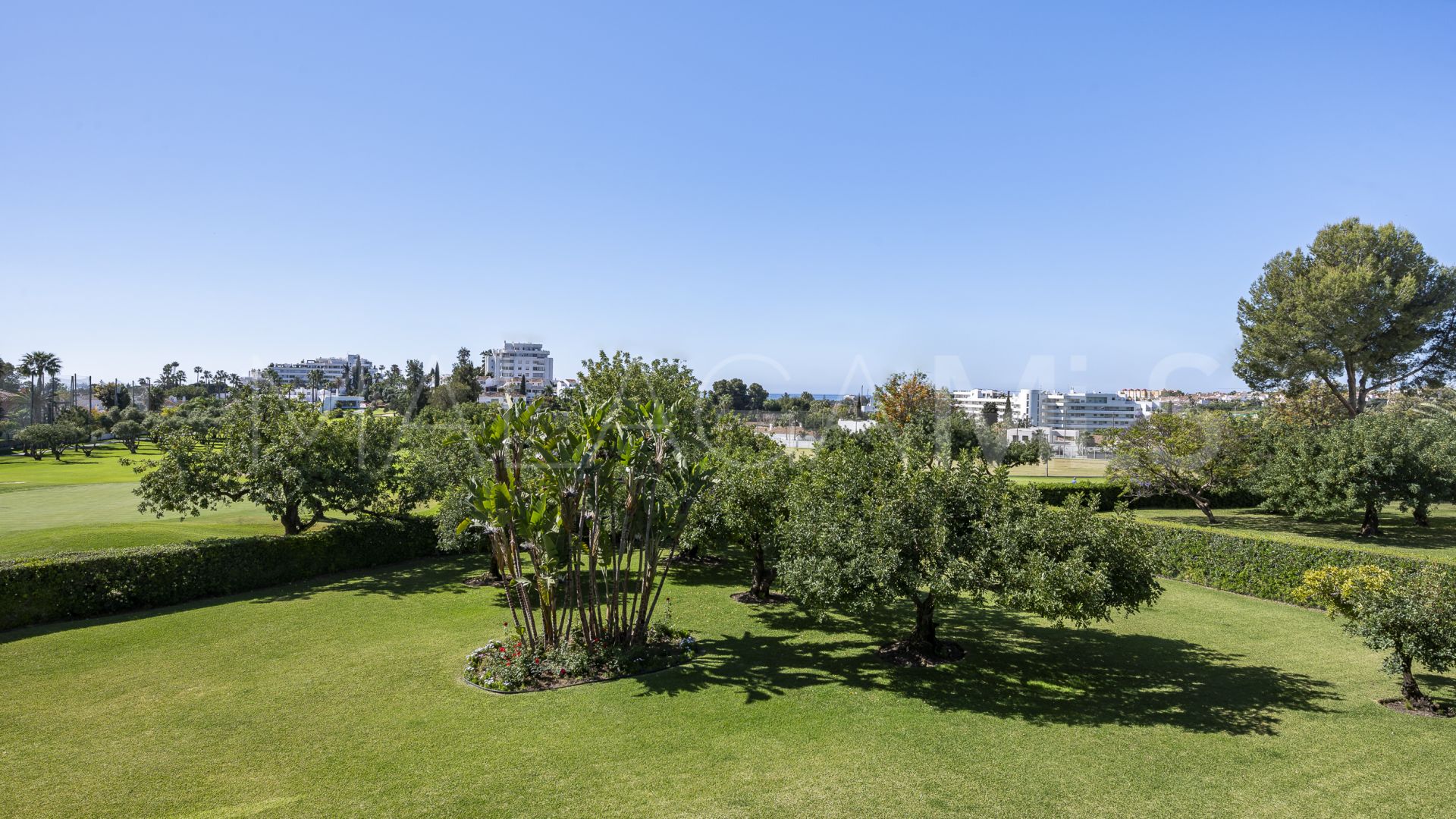 Apartamento a la venta in Guadalmina Alta with 2 bedrooms