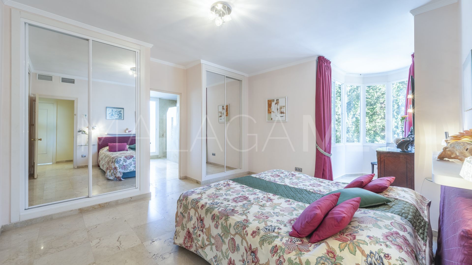 Apartamento a la venta in Guadalmina Alta with 2 bedrooms