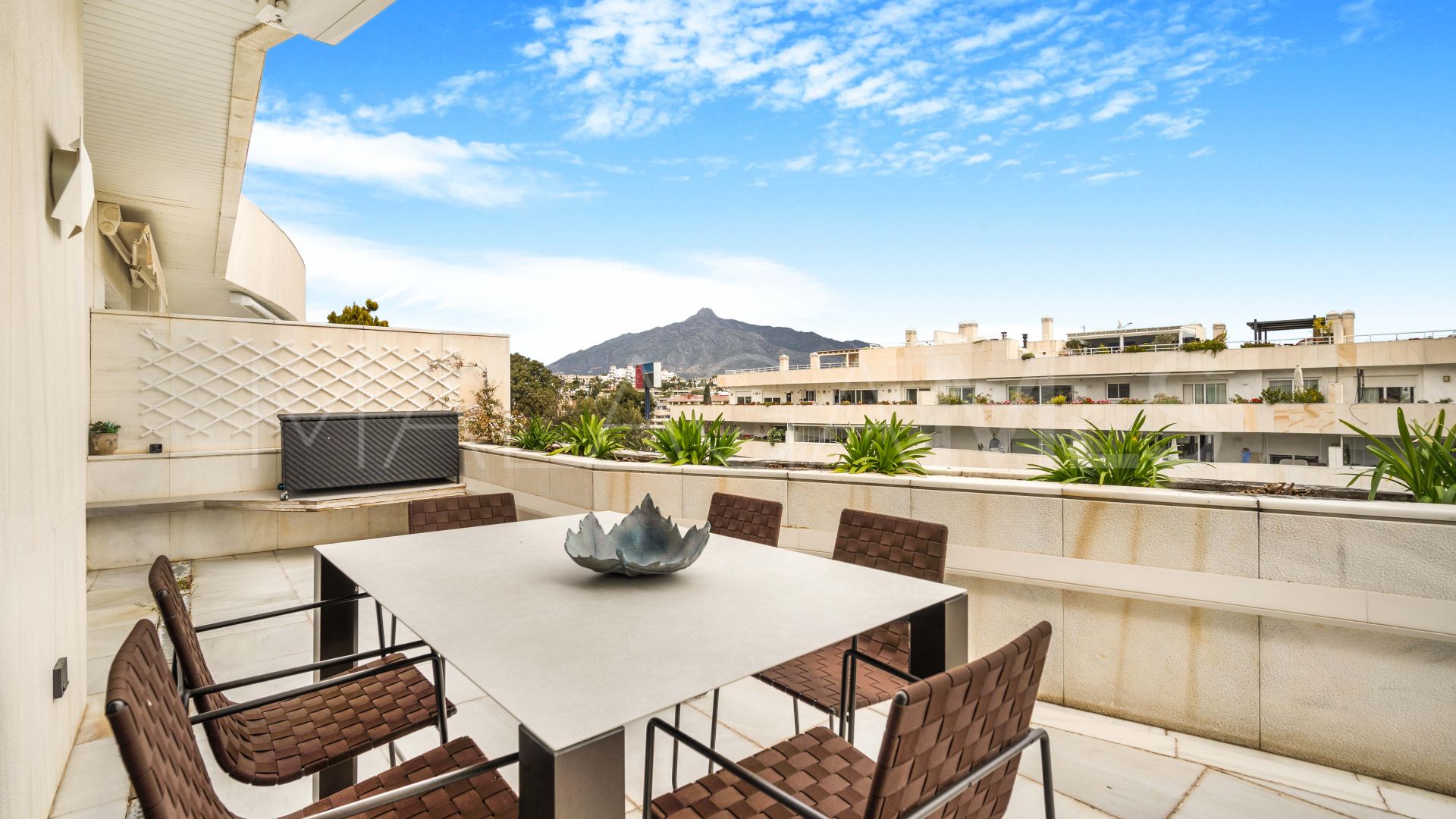 El Embrujo Banús duplex penthouse for sale