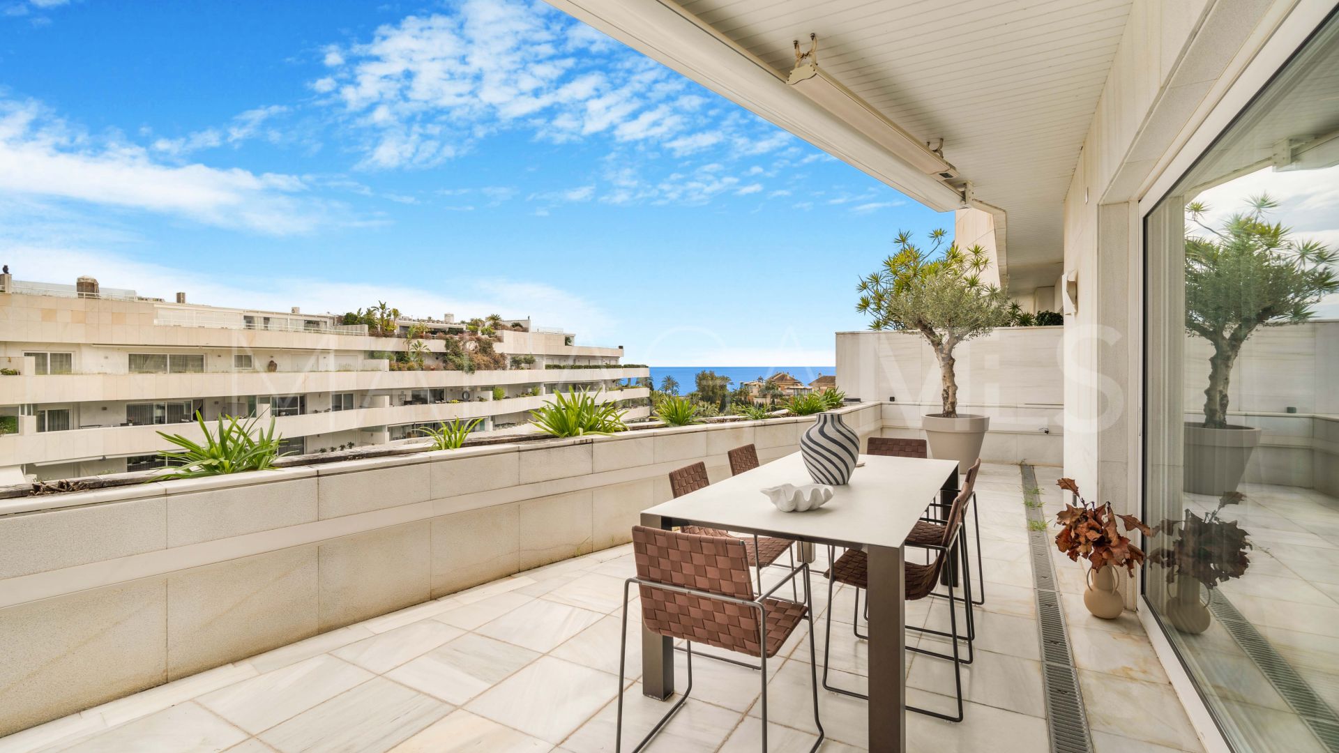 Duplex penthouse for sale in El Embrujo Banús