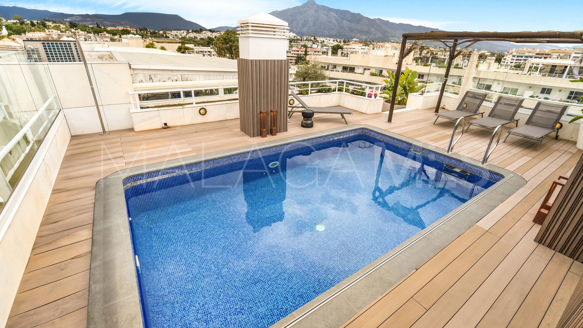 Duplex penthouse for sale in El Embrujo Banús