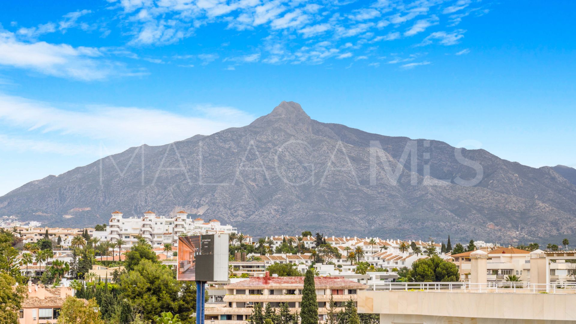 Duplex penthouse for sale in El Embrujo Banús