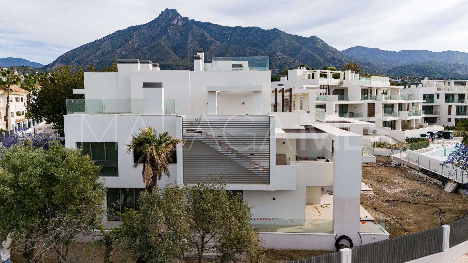 Zweistöckiges penthouse for sale in Señorio de Marbella
