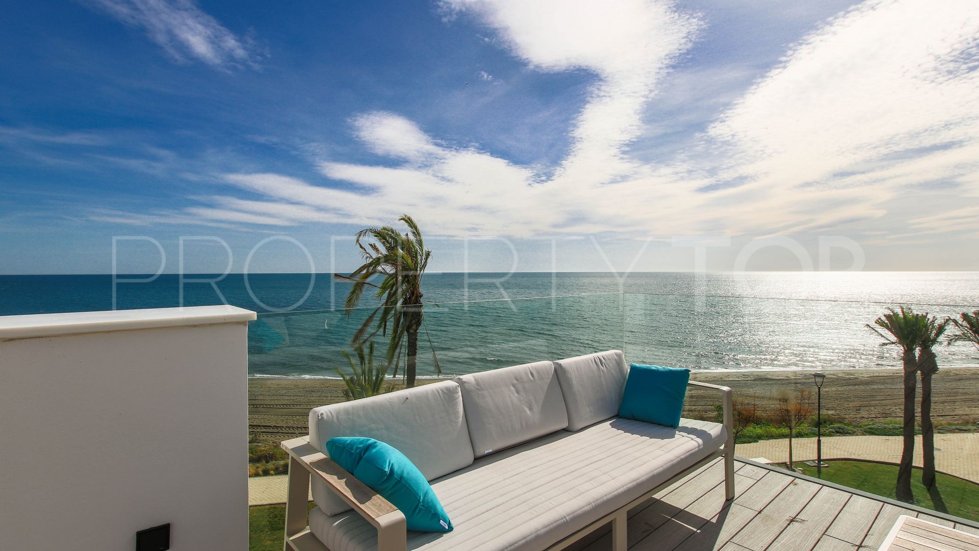 For sale town house in The Island with 3 bedrooms