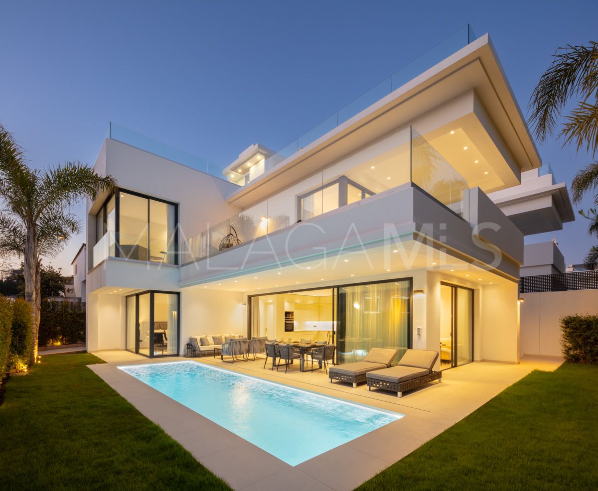 Villa for sale in Rio Verde Playa