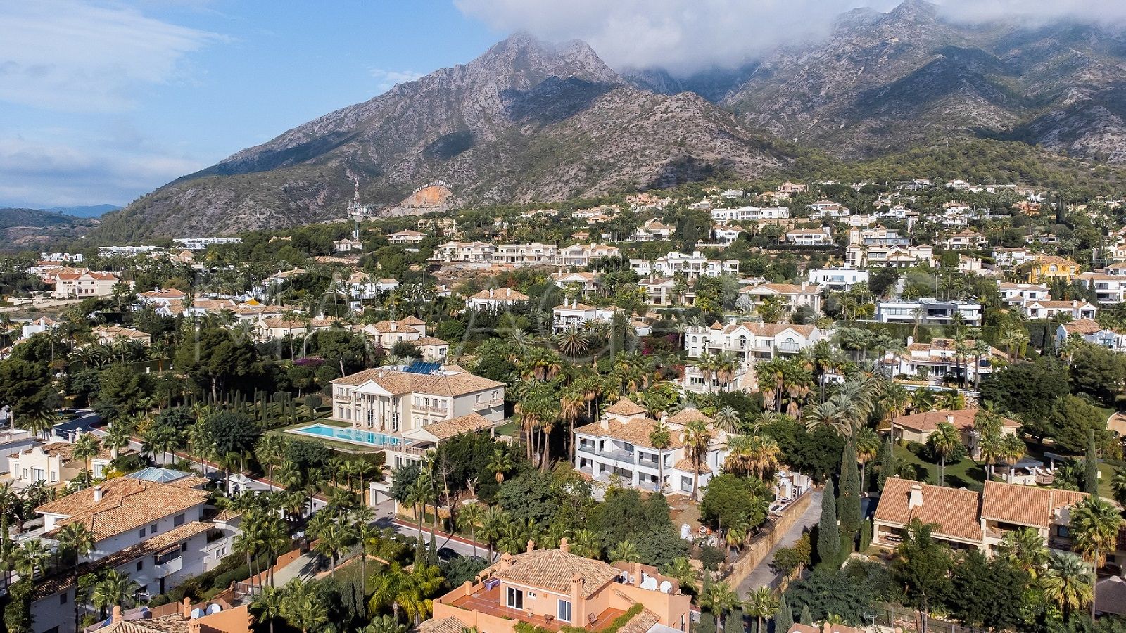 Villa for sale in Sierra Blanca