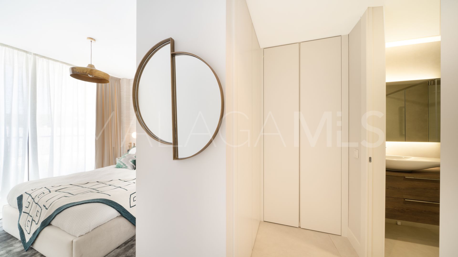 Buy apartamento in Estepona with 3 bedrooms