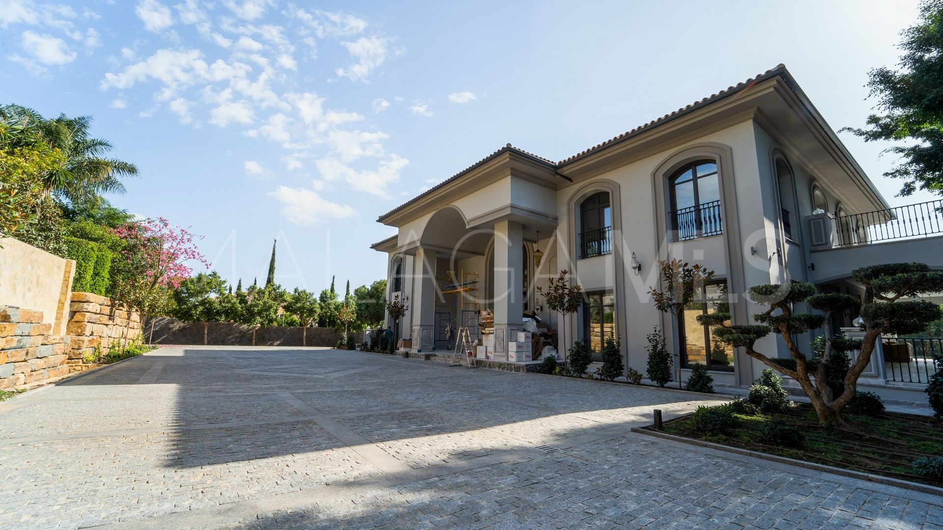 Mansion for sale in Sierra Blanca