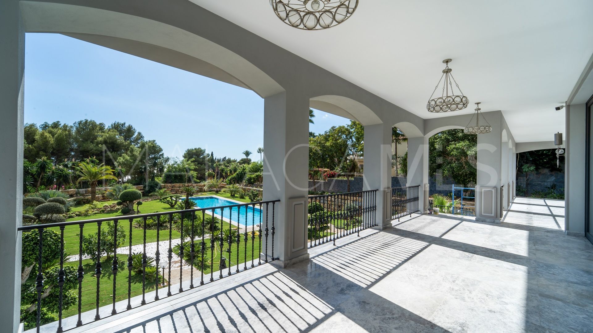 Buy mansion in Sierra Blanca de 6 bedrooms