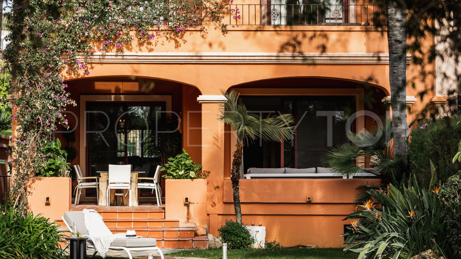 La Alzambra 6 bedrooms semi detached villa for sale