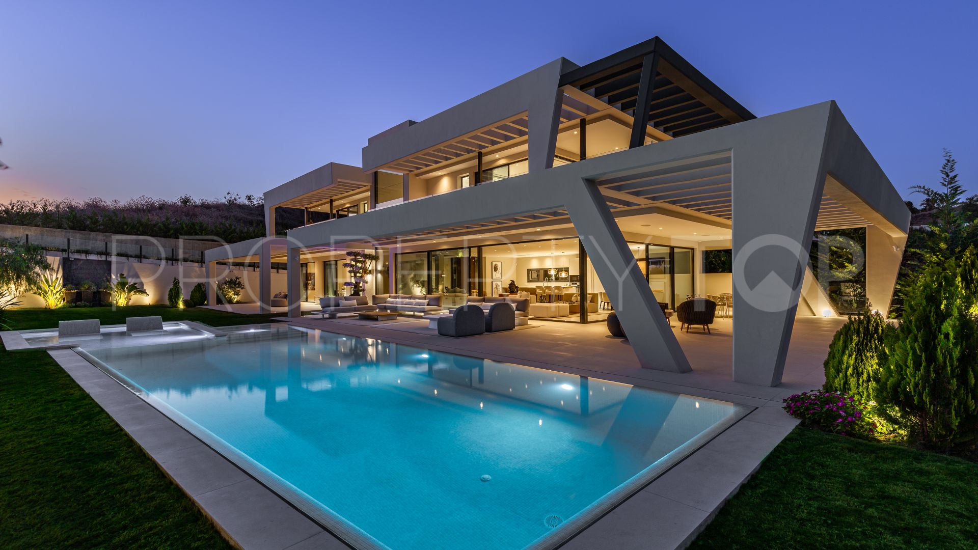 Villa for sale in Haza del Conde with 6 bedrooms