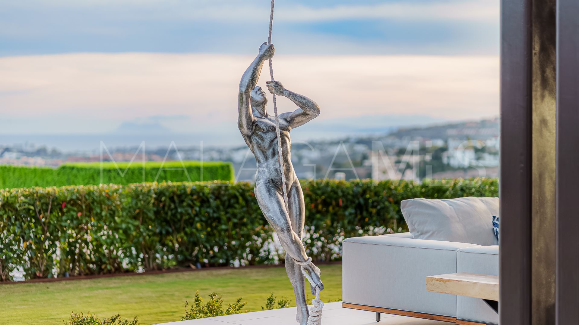 Villa for sale in La Quinta with 8 bedrooms