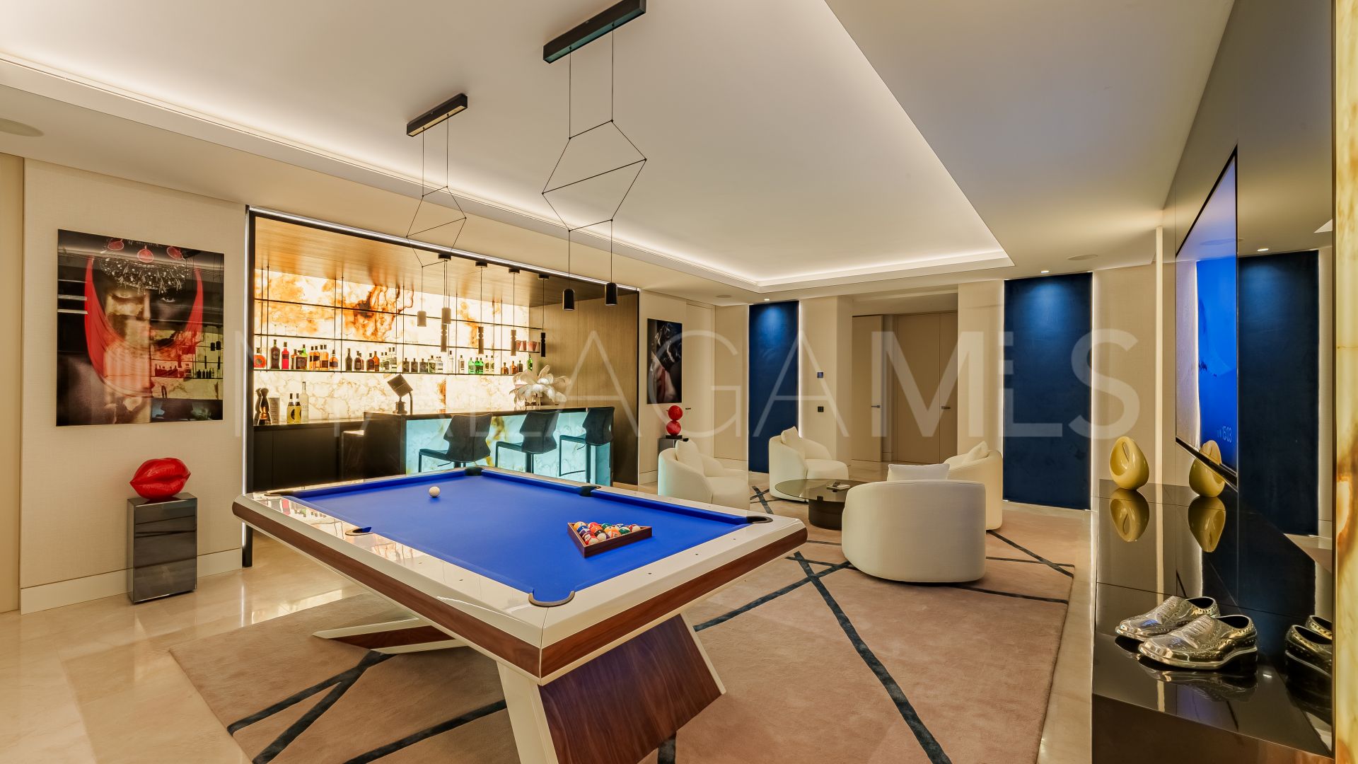 Villa for sale in La Quinta with 8 bedrooms