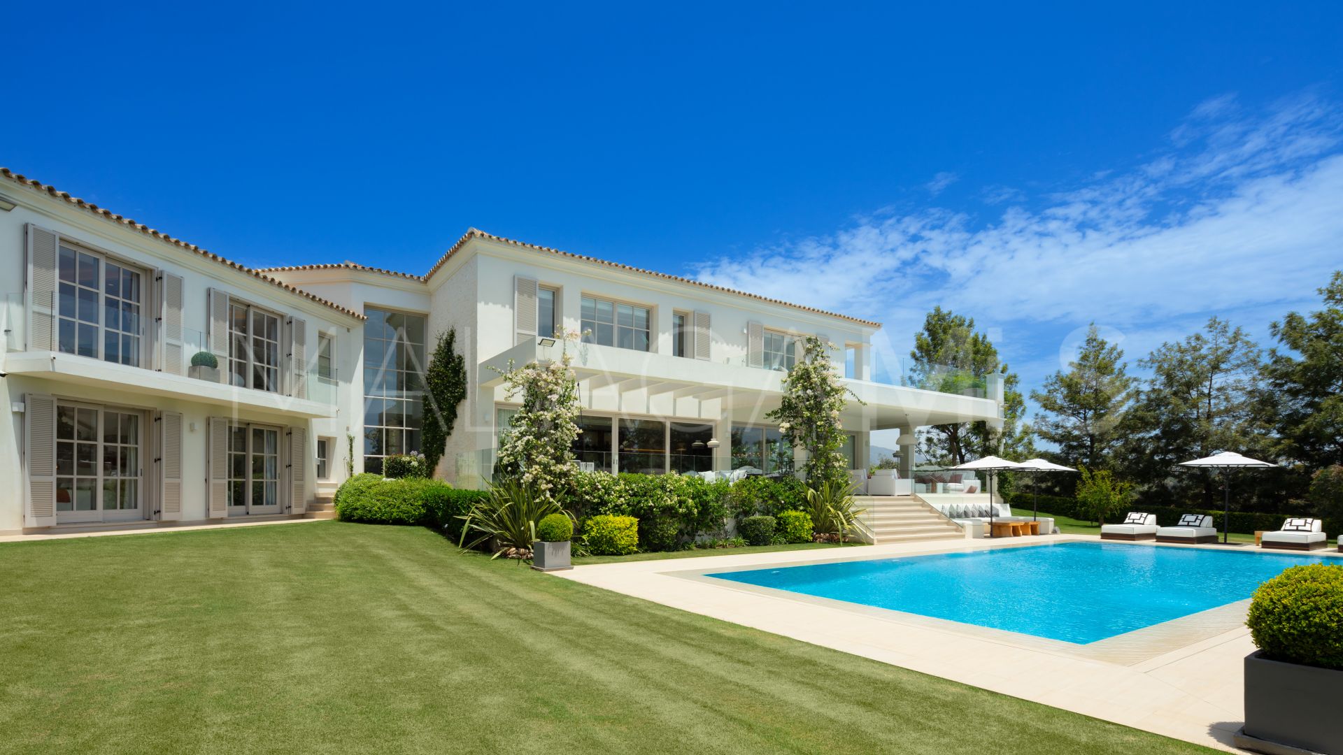 Herrenhaus for sale in Aloha