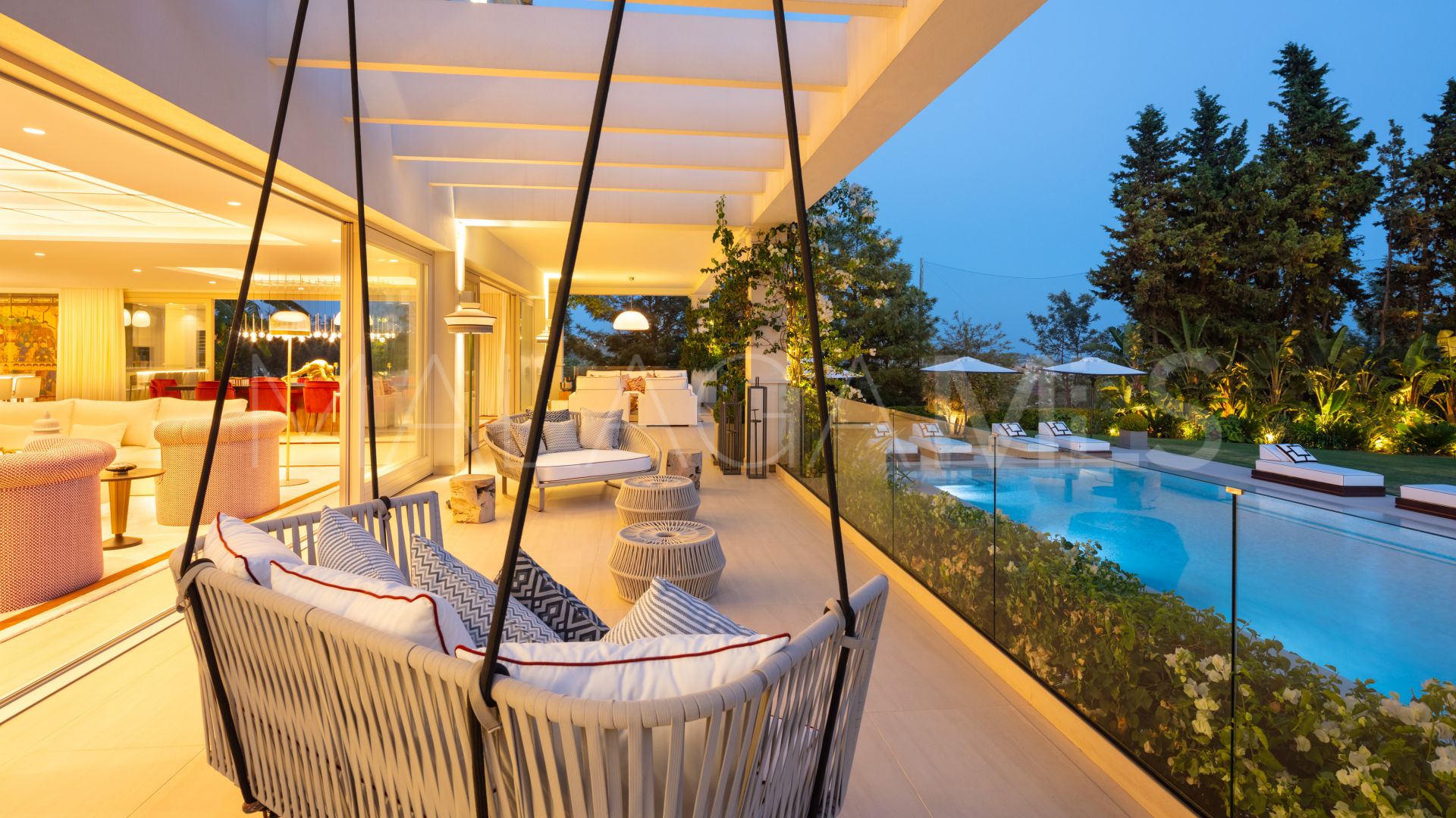 Herrenhaus for sale in Aloha