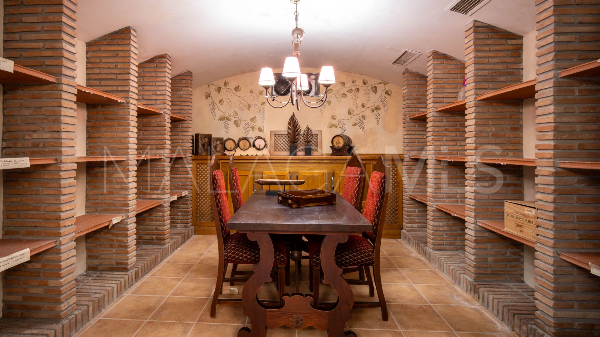 Villa for sale in Altos Reales