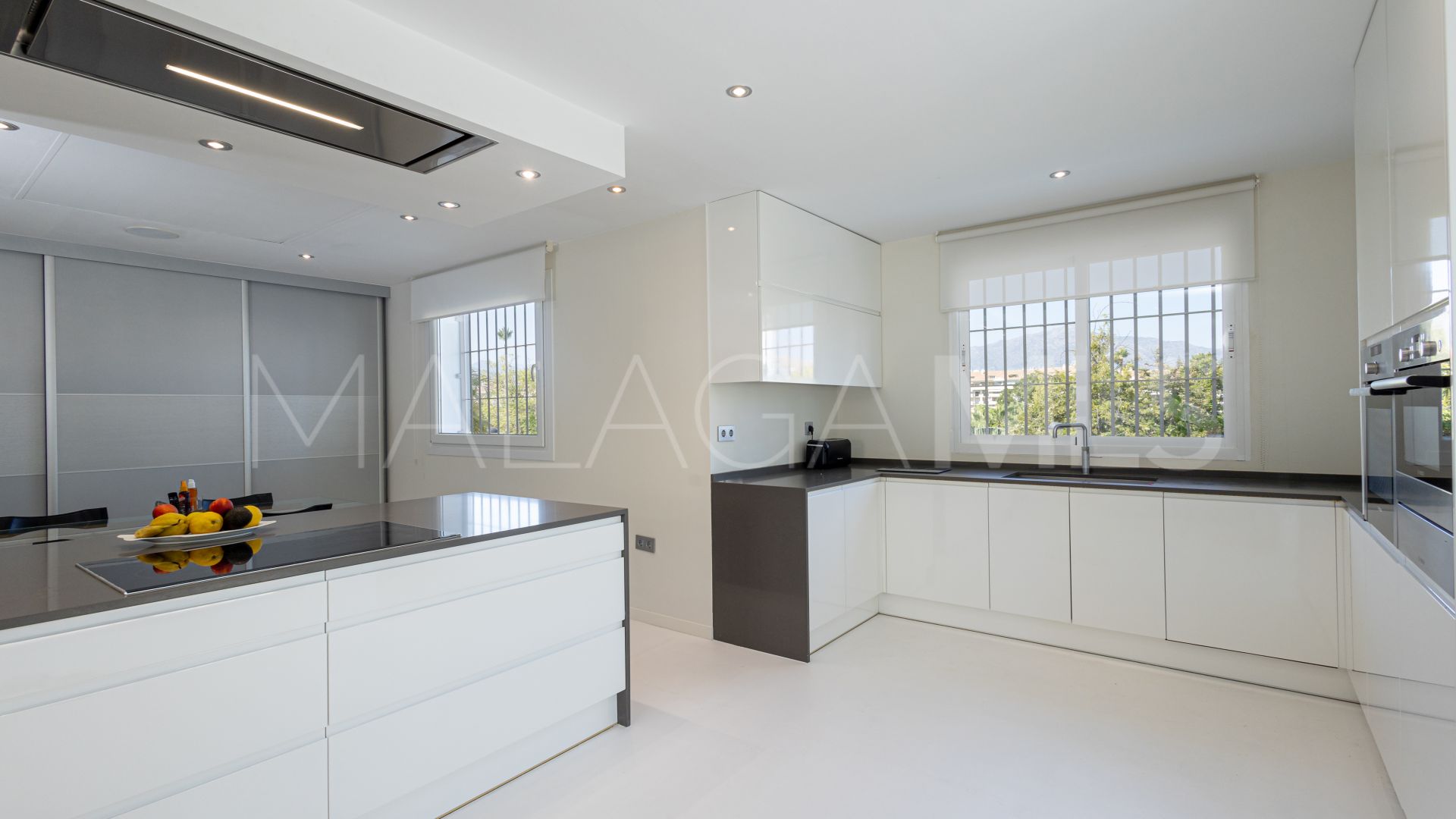 Guadalmina Alta, villa with 5 bedrooms for sale
