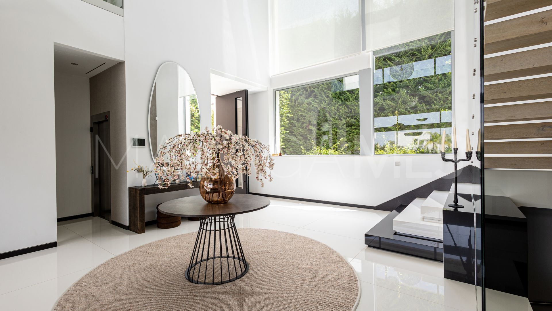 Villa for sale in Guadalmina Baja