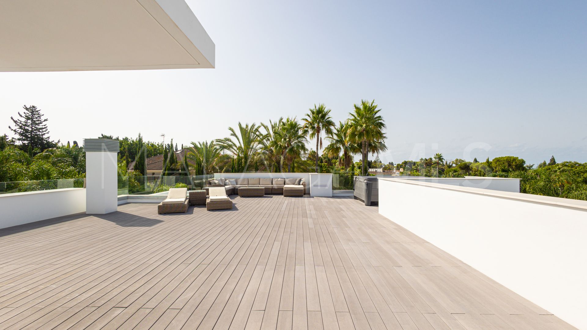 Villa for sale in Guadalmina Baja