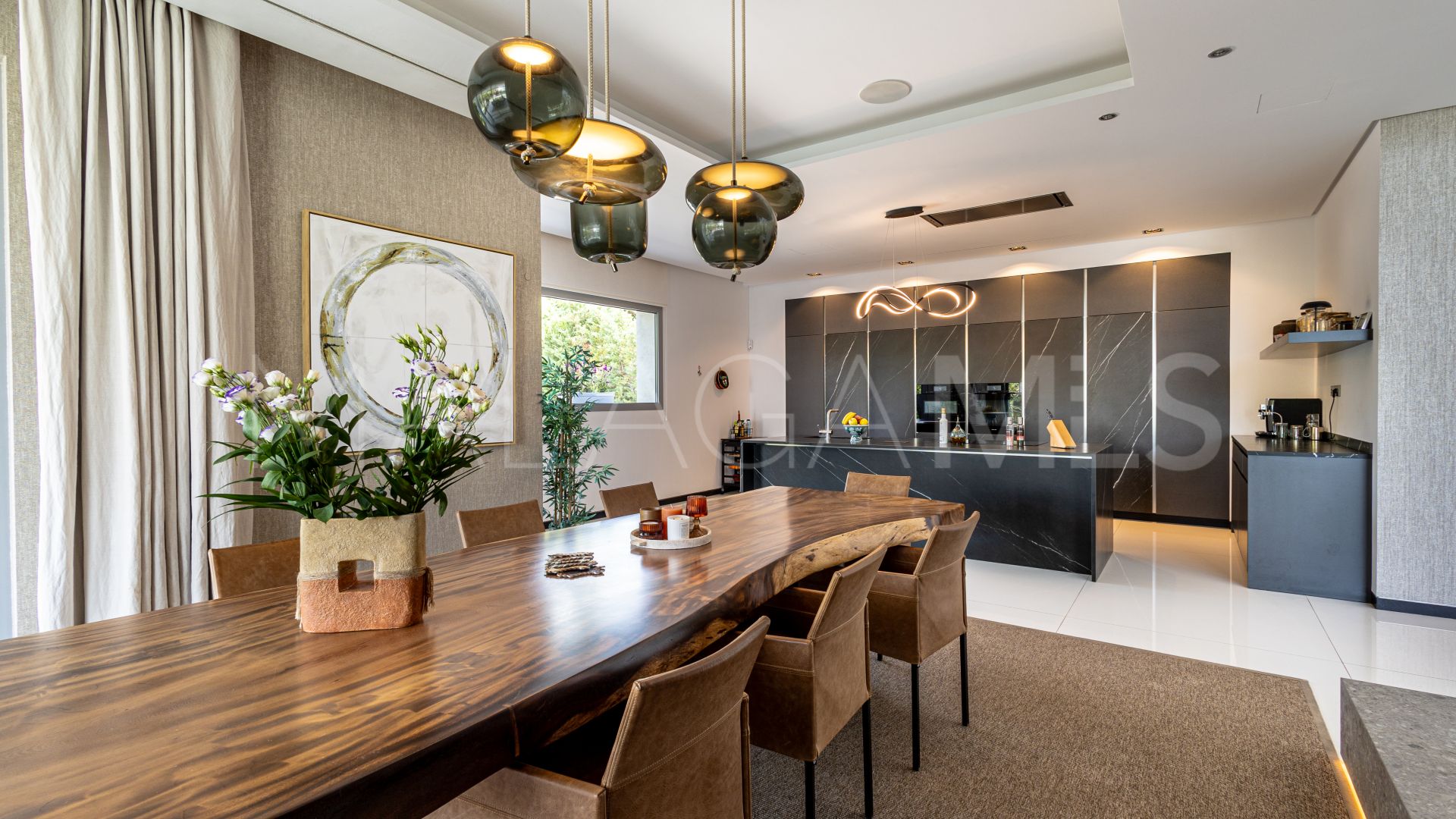 Villa for sale in Guadalmina Baja