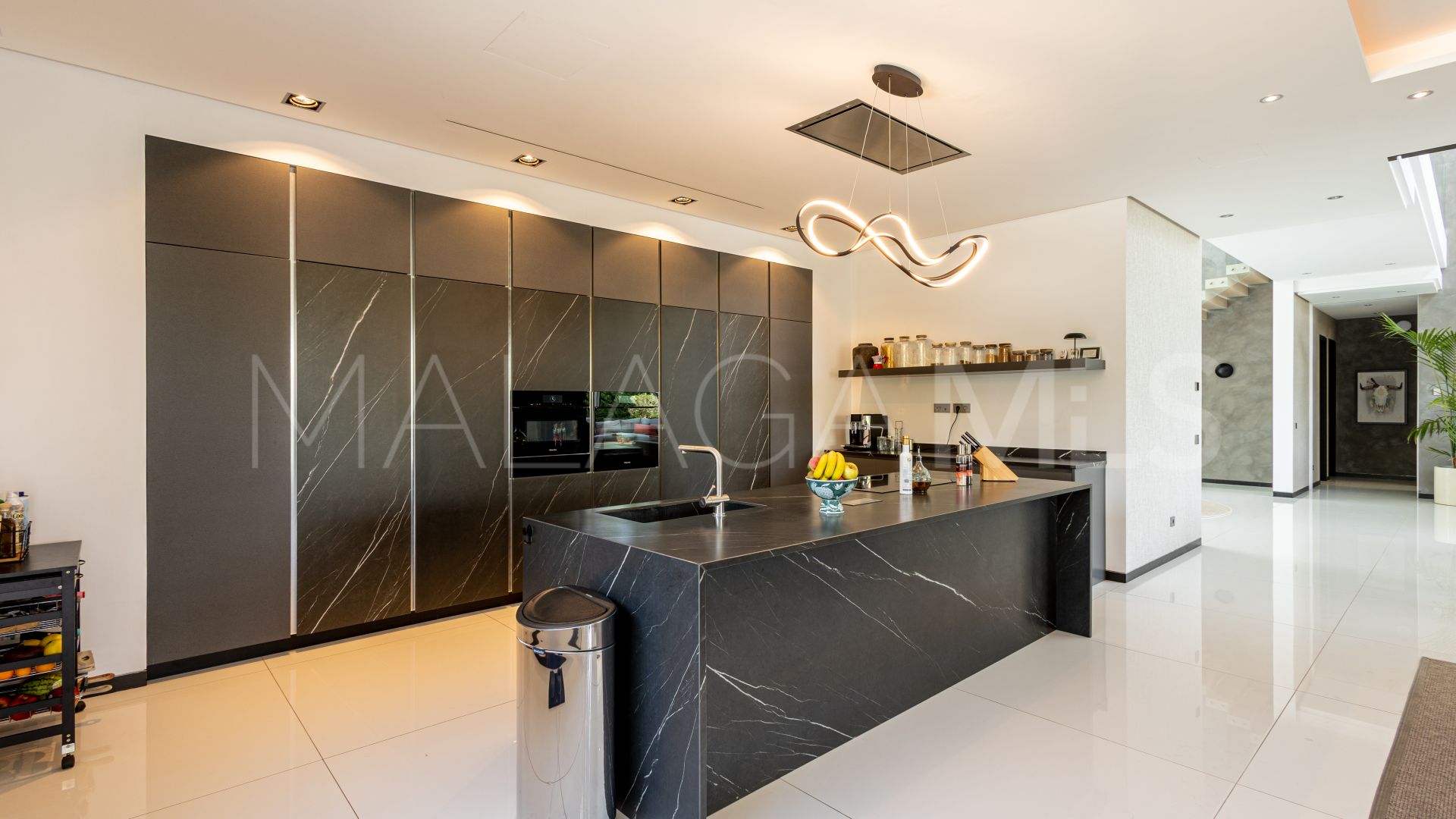 Villa for sale in Guadalmina Baja