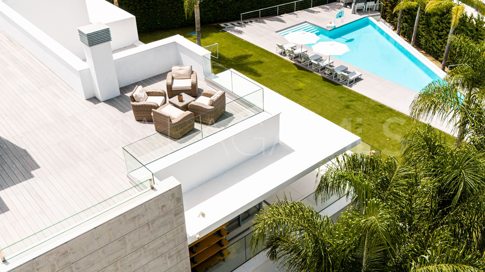 Villa for sale in Guadalmina Baja