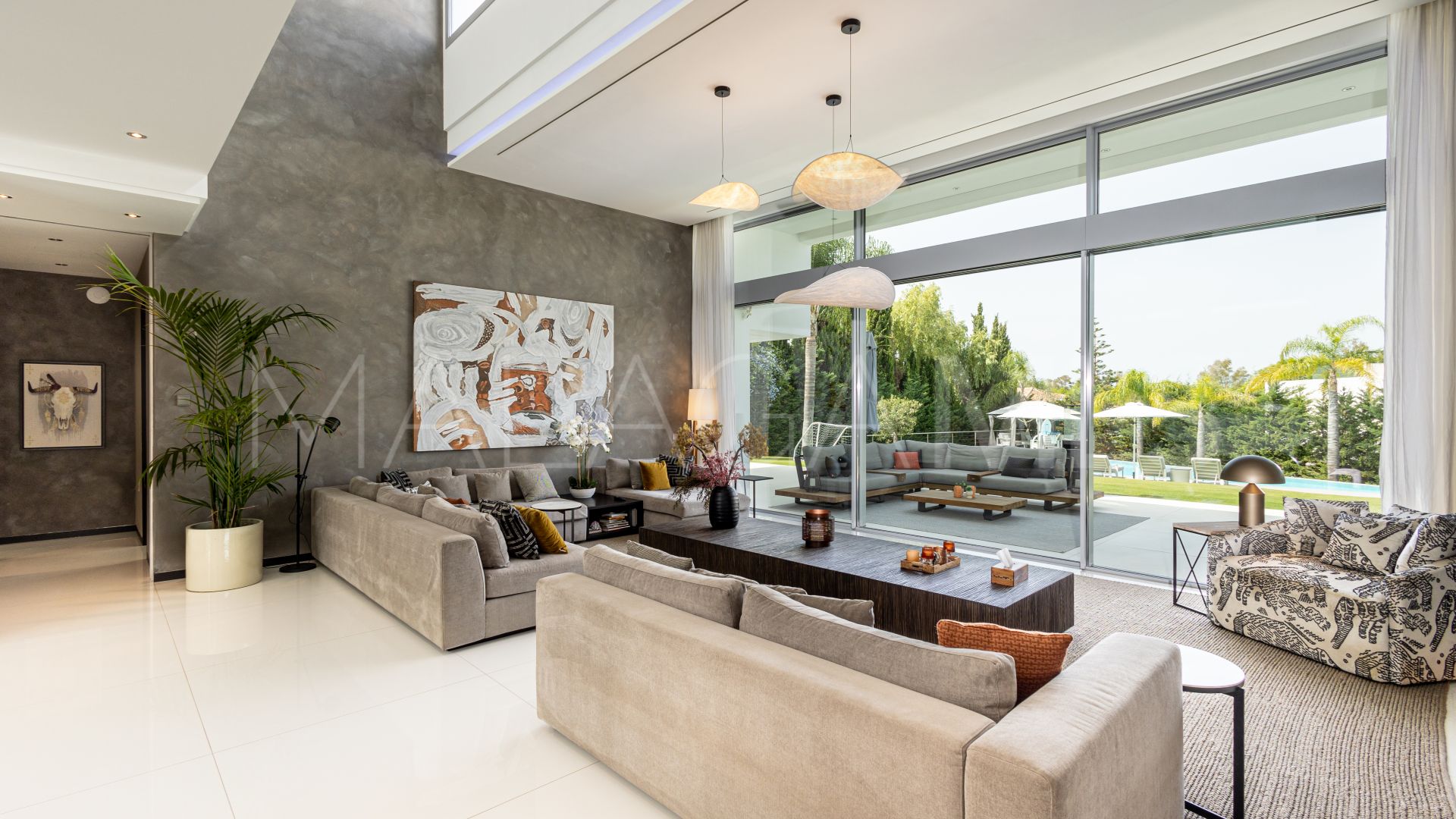 Villa for sale in Guadalmina Baja