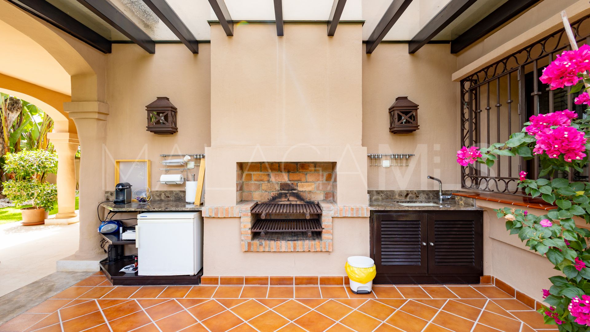 Villa for sale in Los Monteros