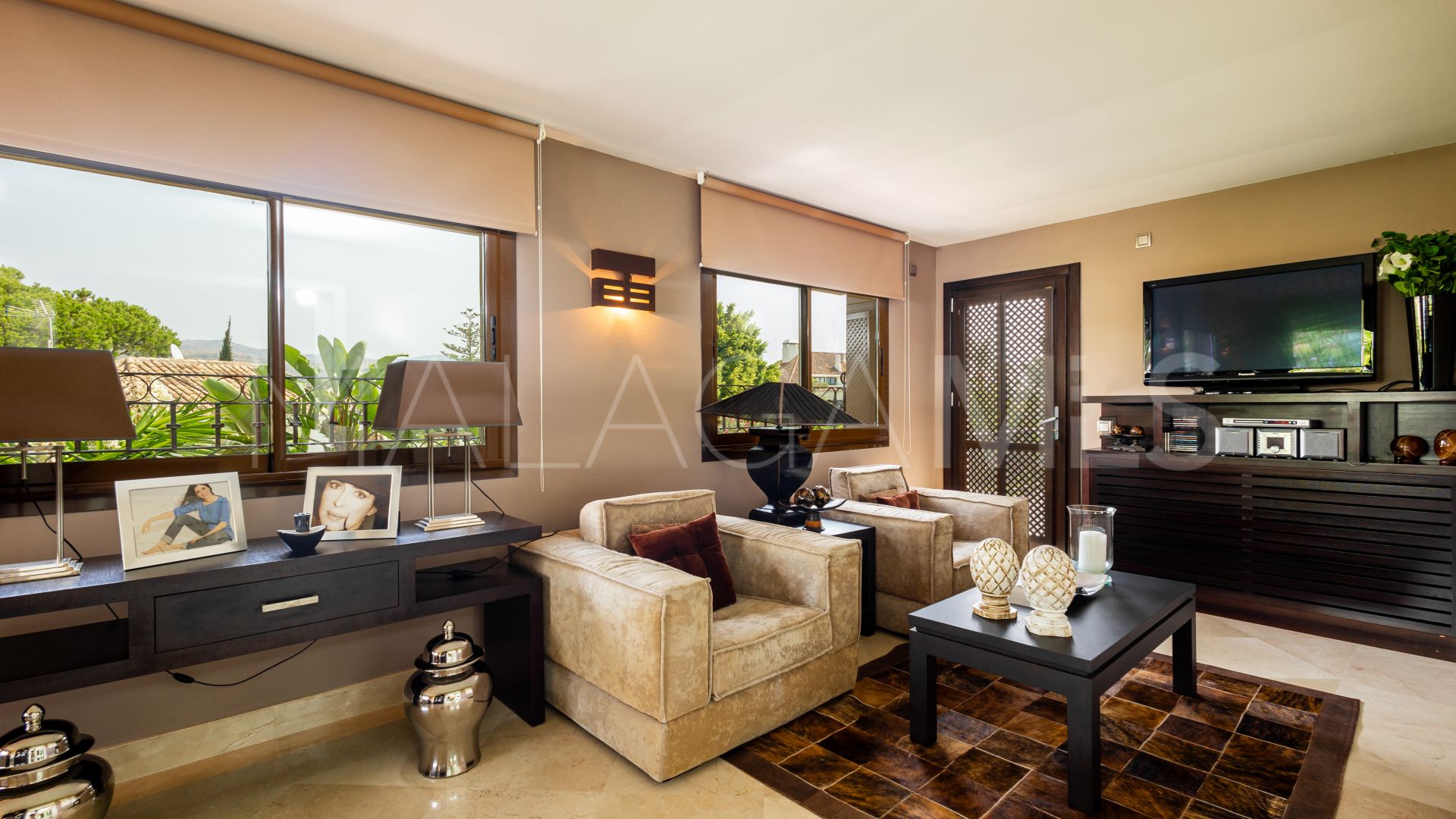 Villa for sale in Los Monteros