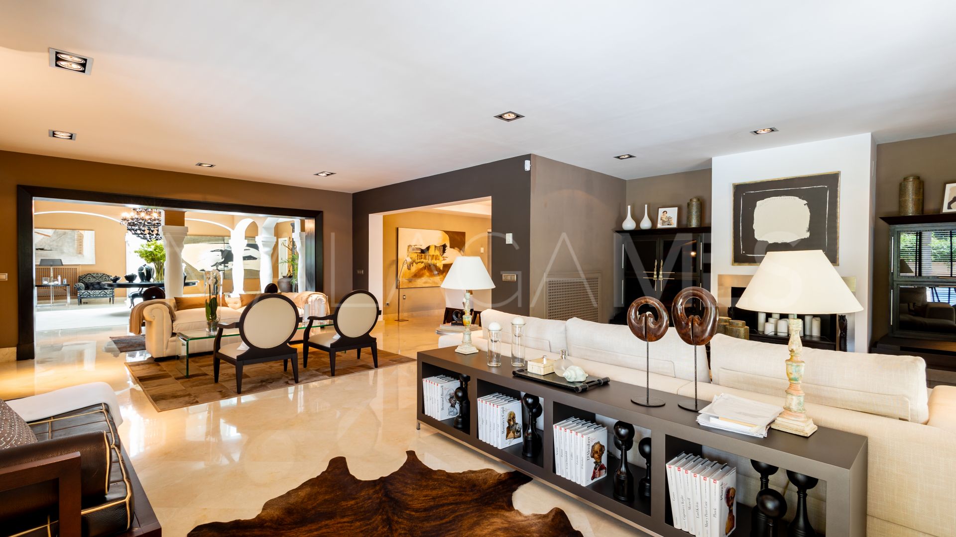 Villa for sale in Los Monteros