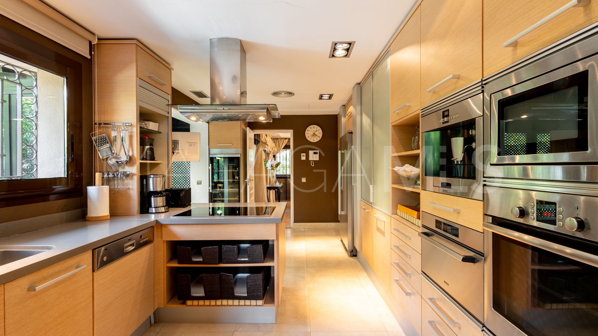 Villa for sale in Los Monteros