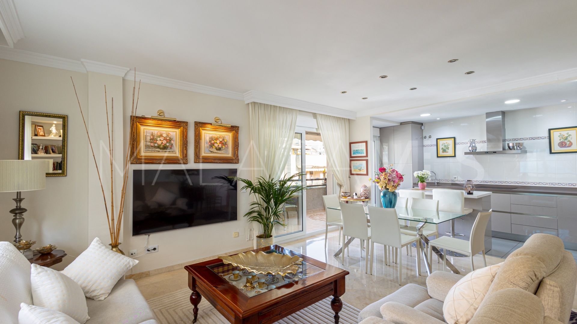 Duplex penthouse for sale in Marbella Centro