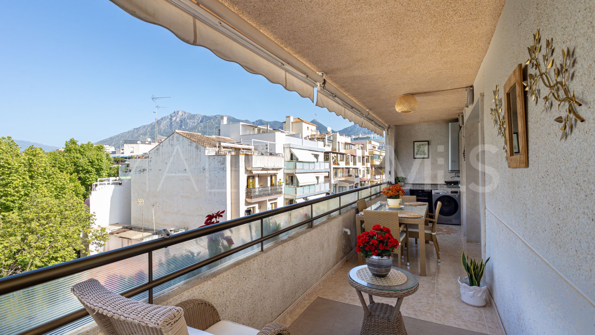 Duplex penthouse for sale in Marbella Centro