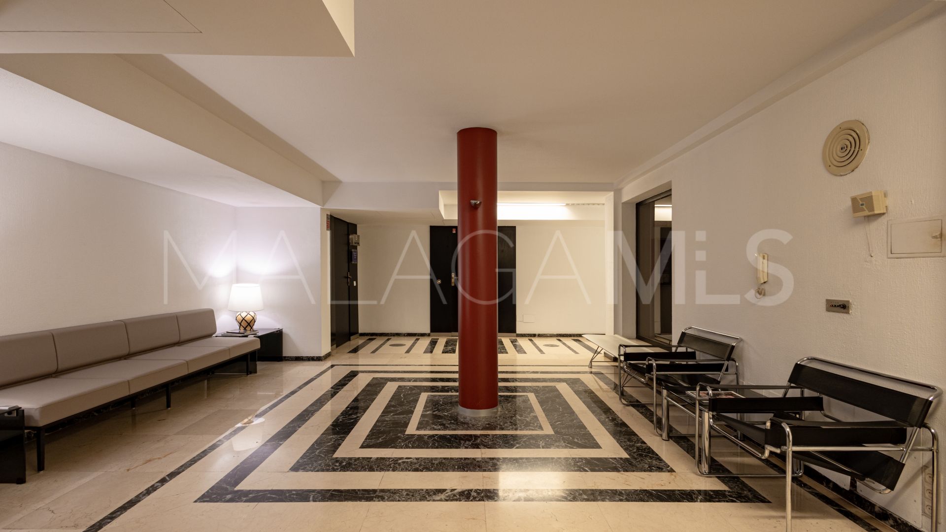 Local comercial with 5 bedrooms a la venta in Marbella