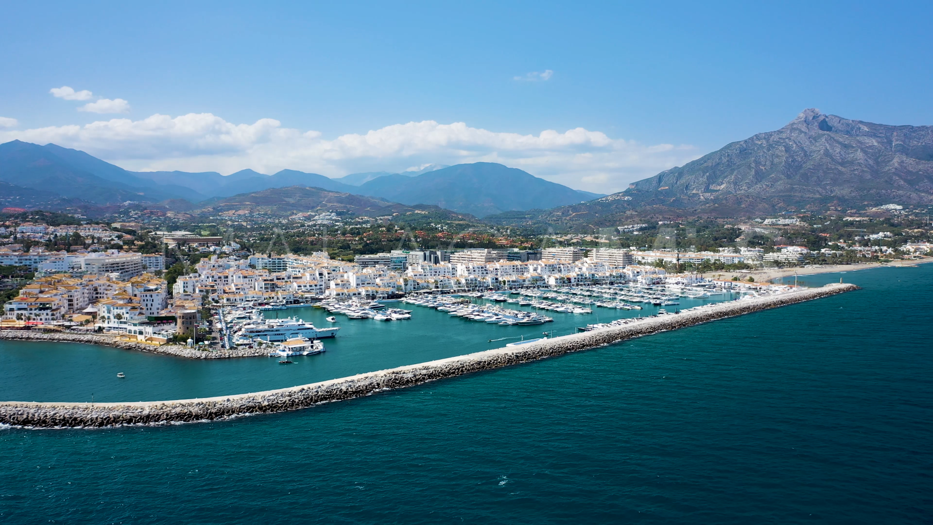Nueva Andalucia, villa a la venta