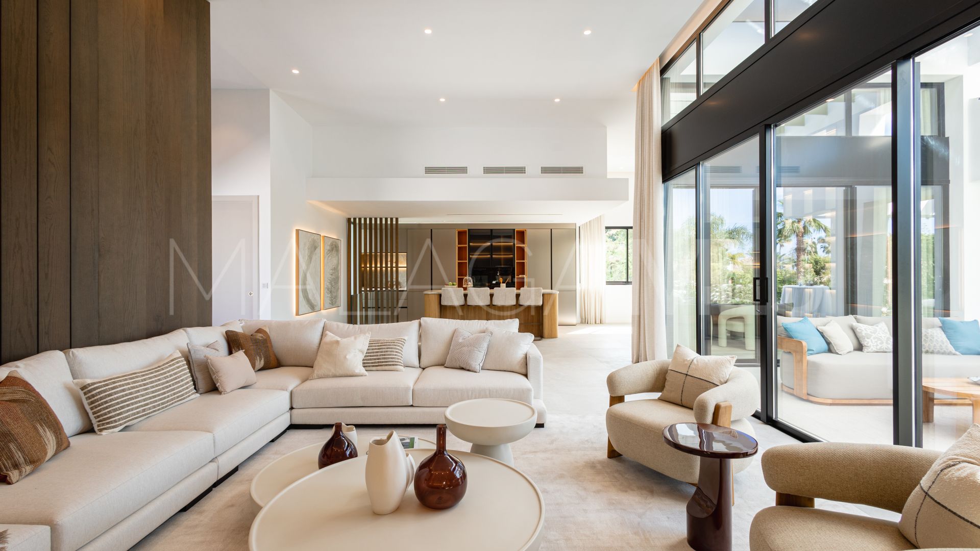 Villa for sale in Nueva Andalucia