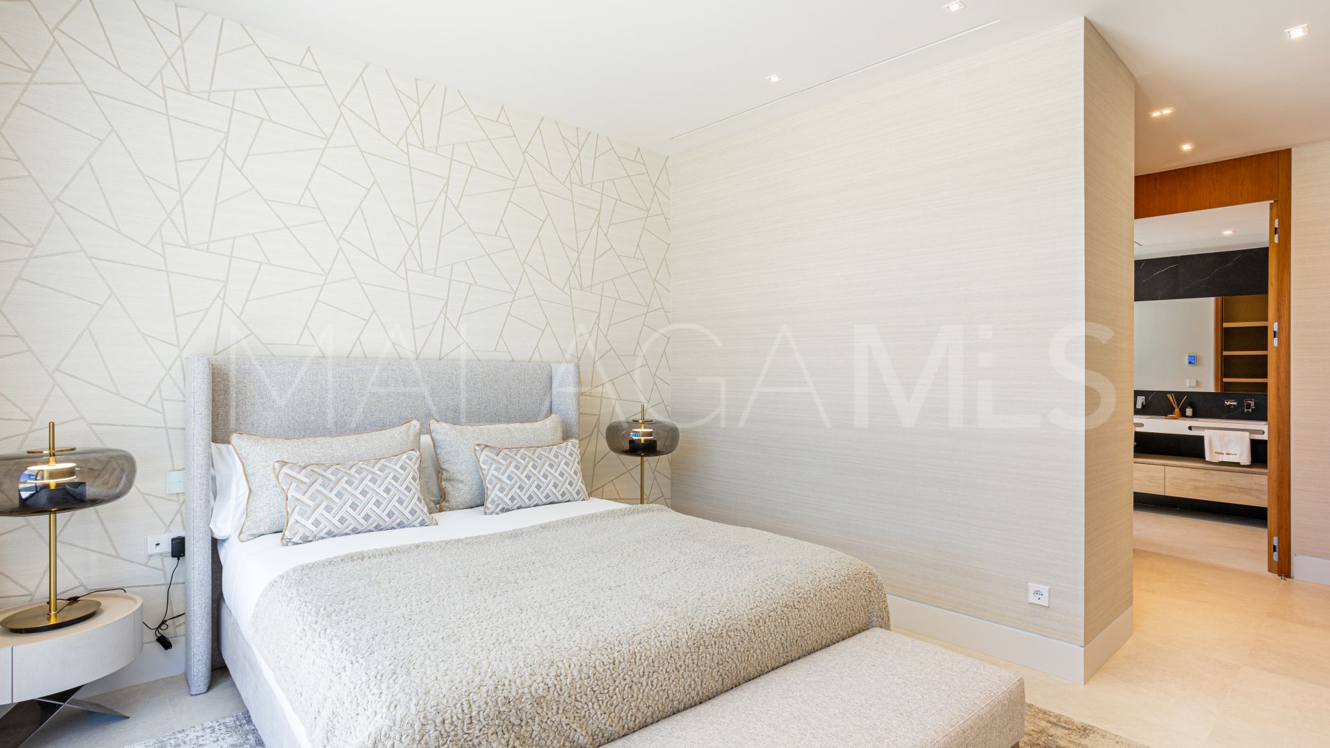 Villa for sale in Paraiso Alto