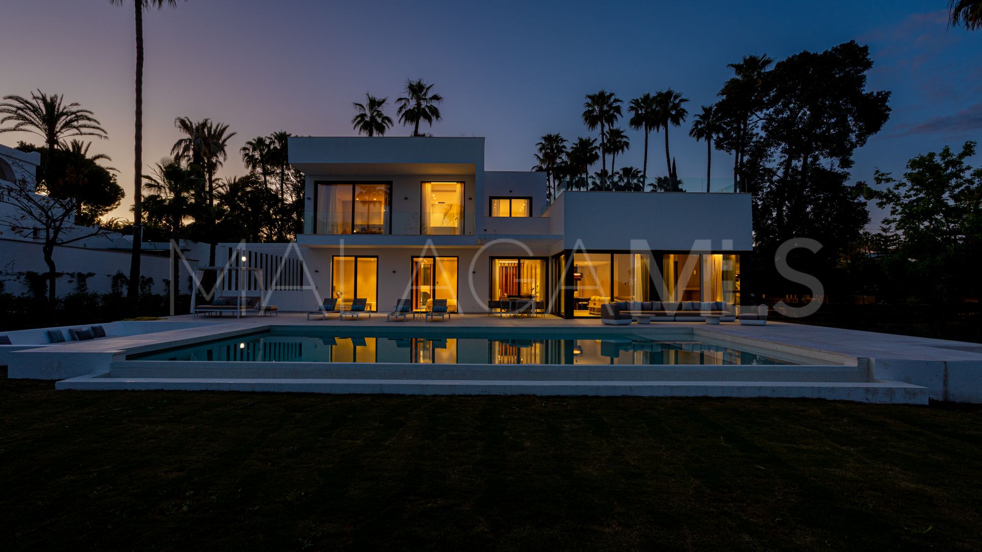 Villa for sale in Paraiso Alto