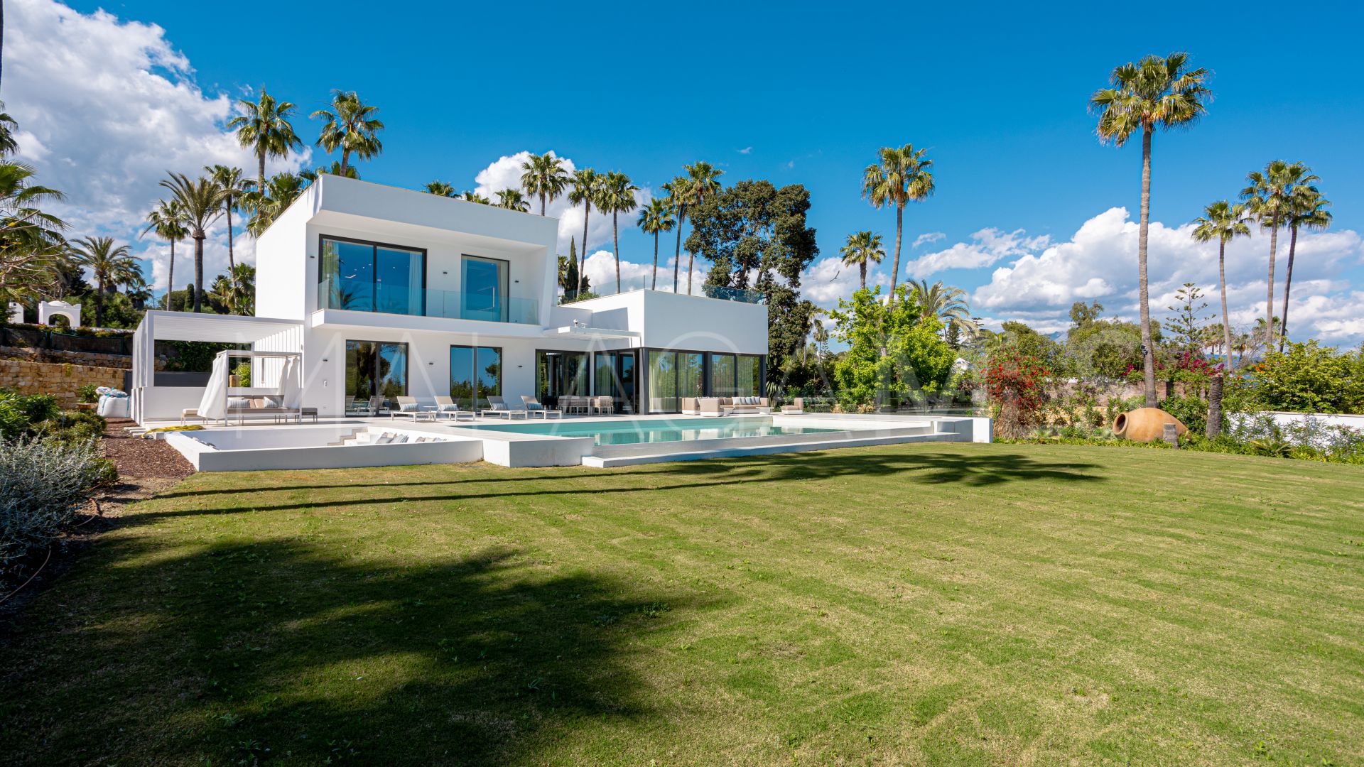 Villa for sale in Paraiso Alto