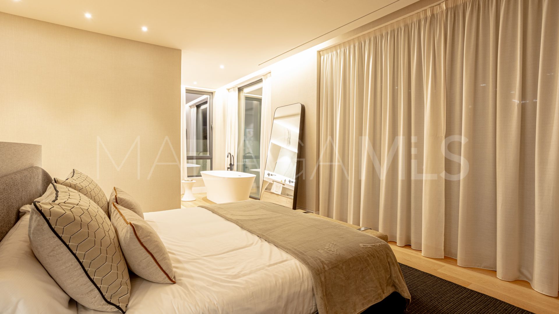 Villa for sale in Paraiso Alto