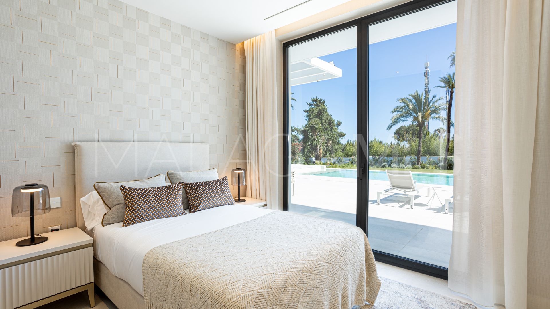 Villa for sale in Paraiso Alto