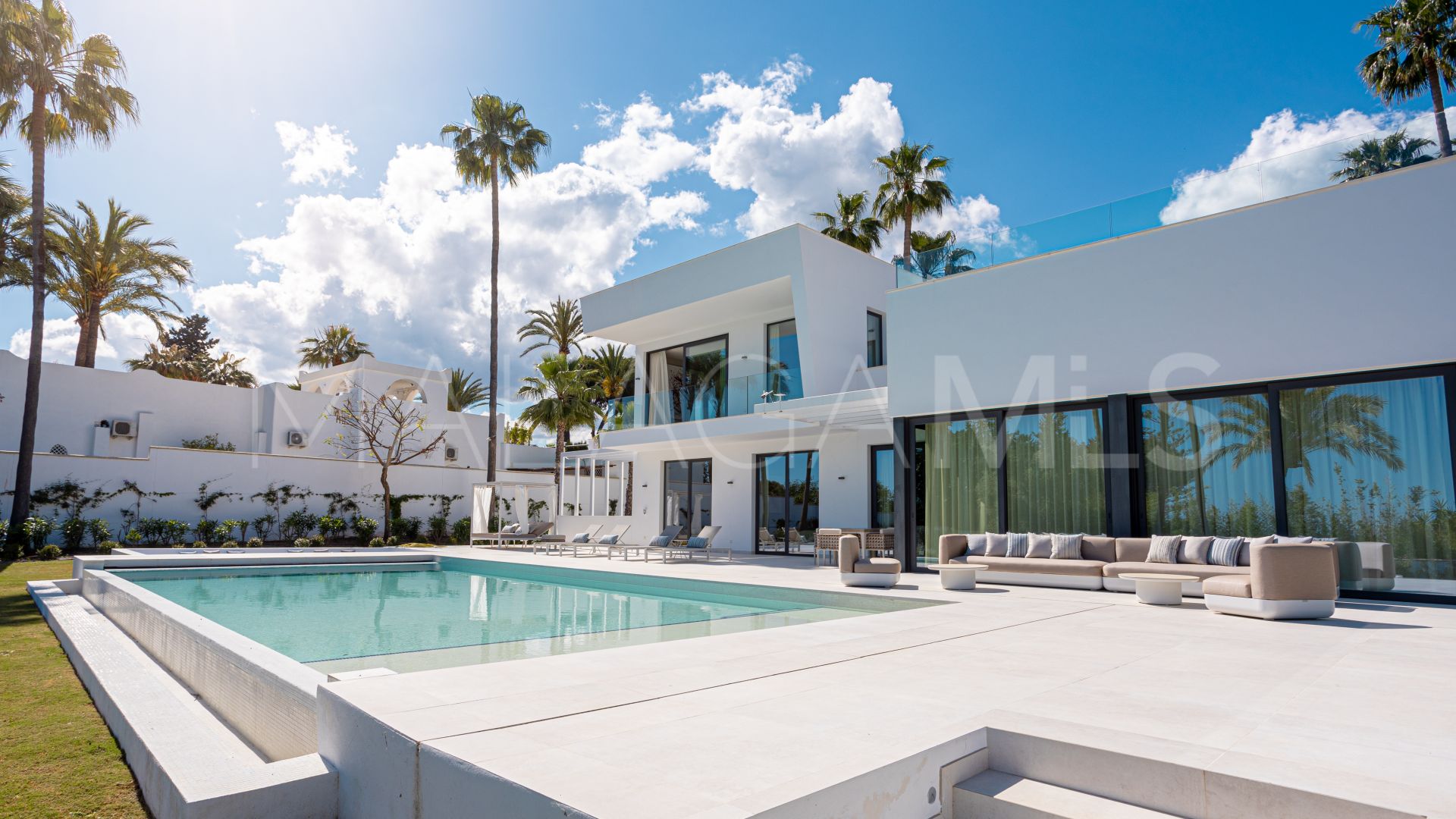 Villa for sale in Paraiso Alto