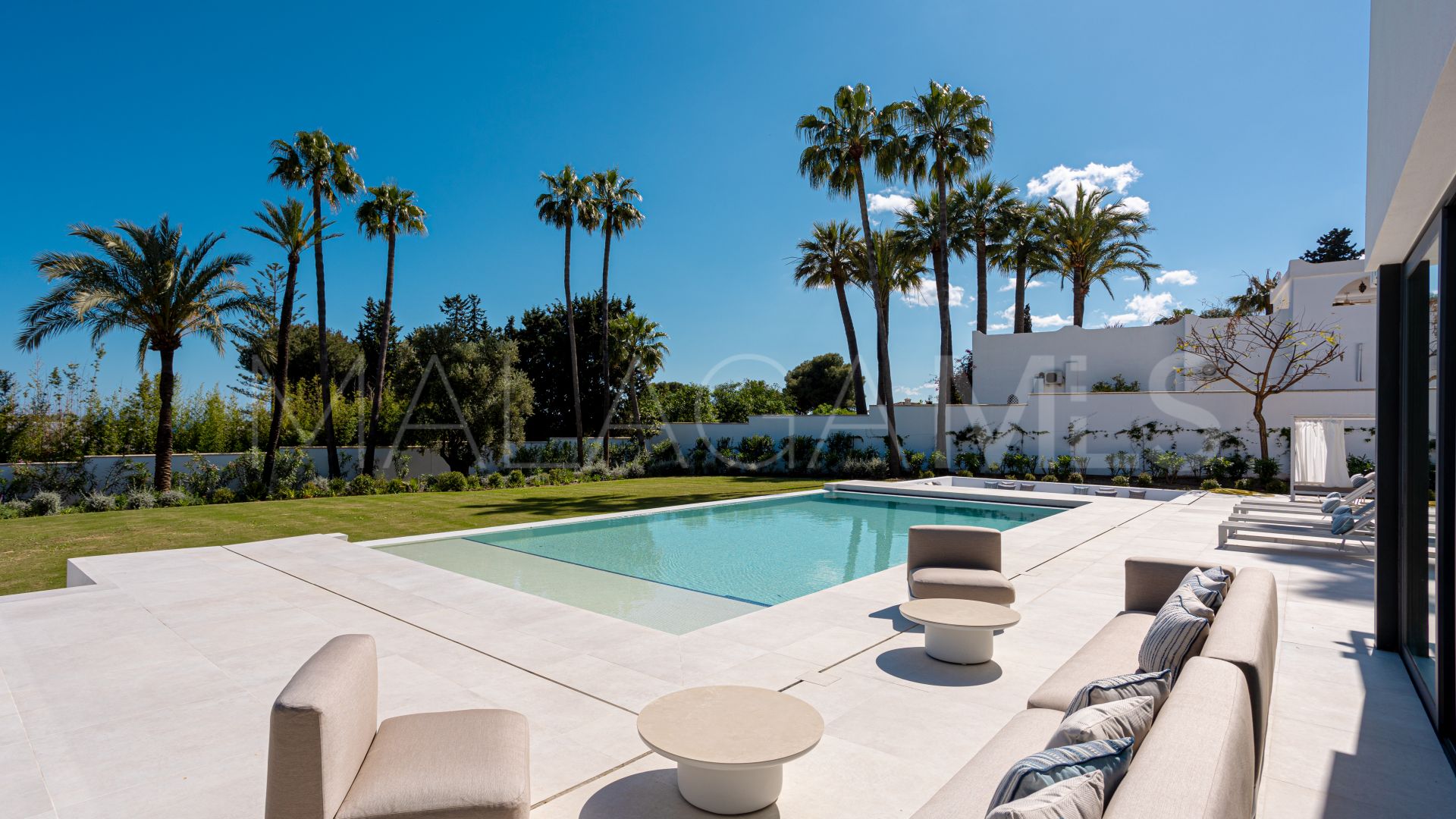 Villa for sale in Paraiso Alto