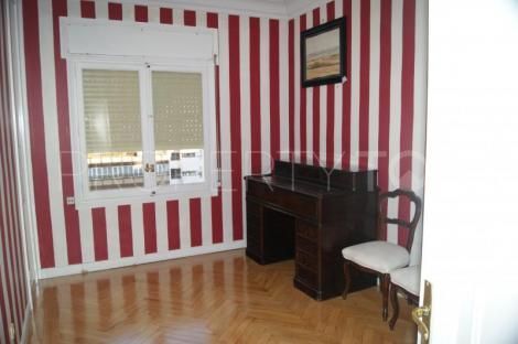 Buy 6 bedrooms apartment in Madrid - Chamberí