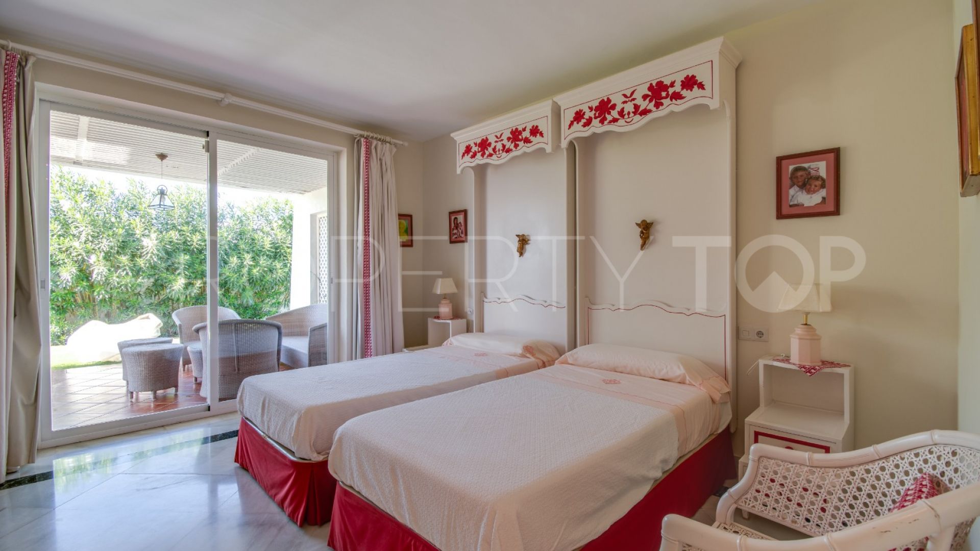 Villa de 5 dormitorios en venta en Sotogrande Costa