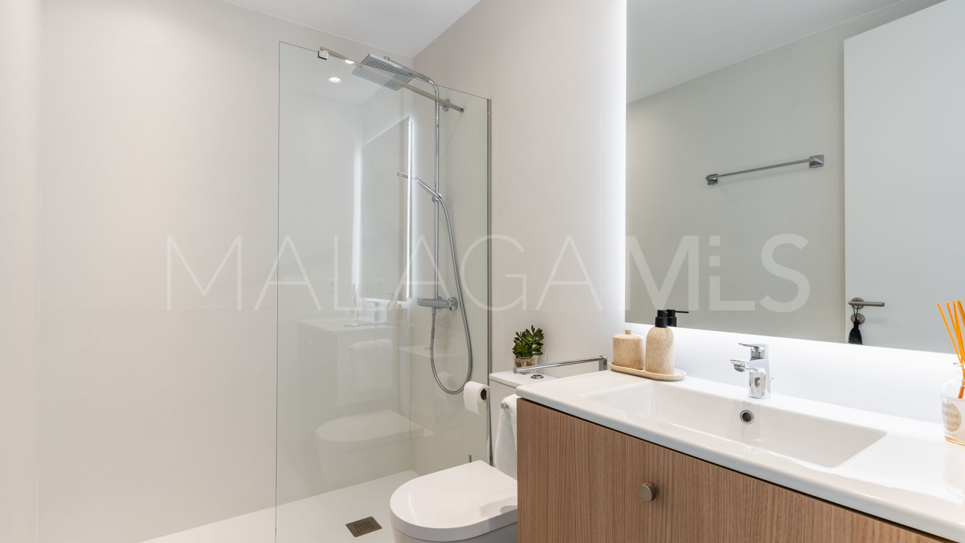 Parhus for sale in Santa Clara