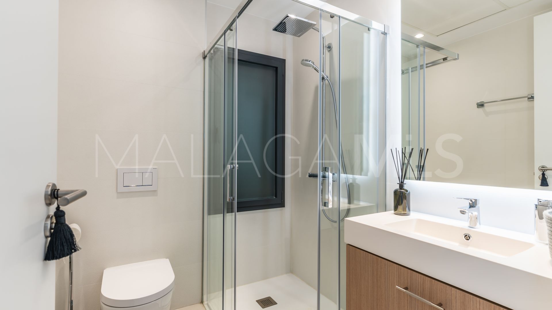 Parhus for sale in Santa Clara