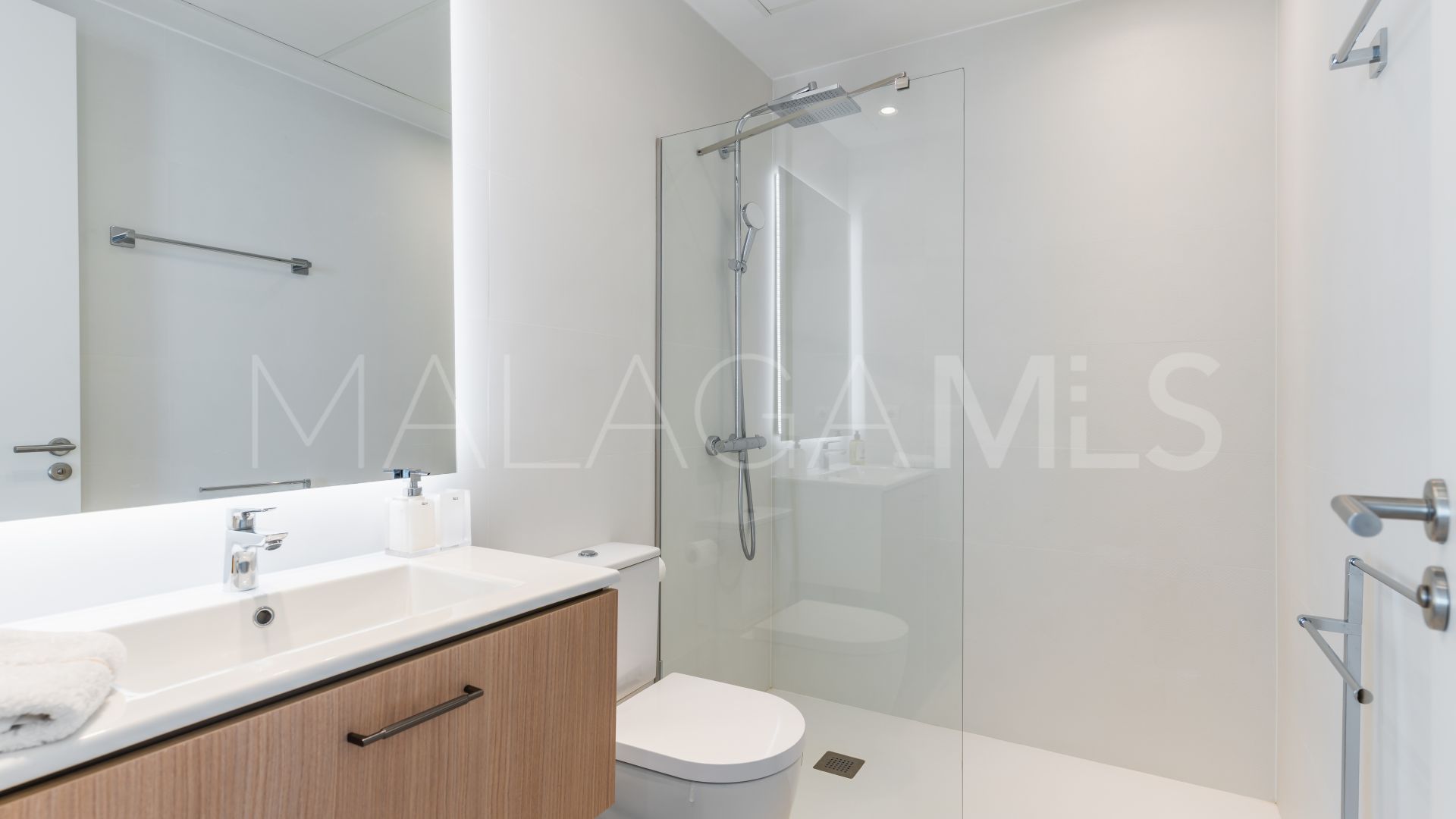 Parhus for sale in Santa Clara